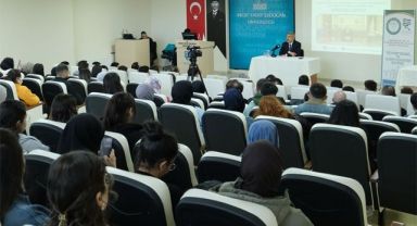 RTEÜ'de öğrencilerle söyleşi
