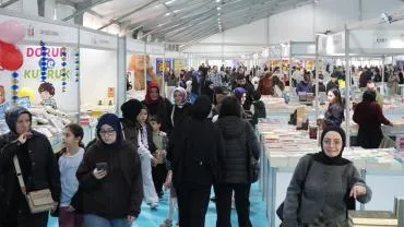 Rize’de Kültür Şöleni: 3. Rize Kitap Fuarı Kapılarını Açtı